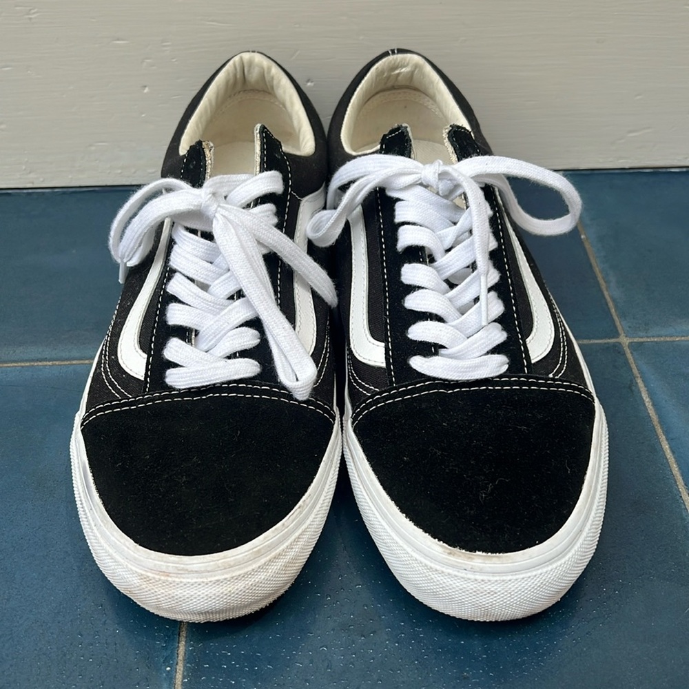 Vans Old Skool Classic Sneaker Black/White Sz 10.5